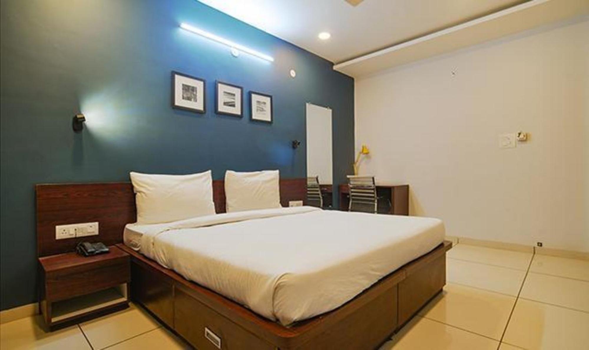 Fabexpress Sagar Sky Hotel Indore Exterior photo