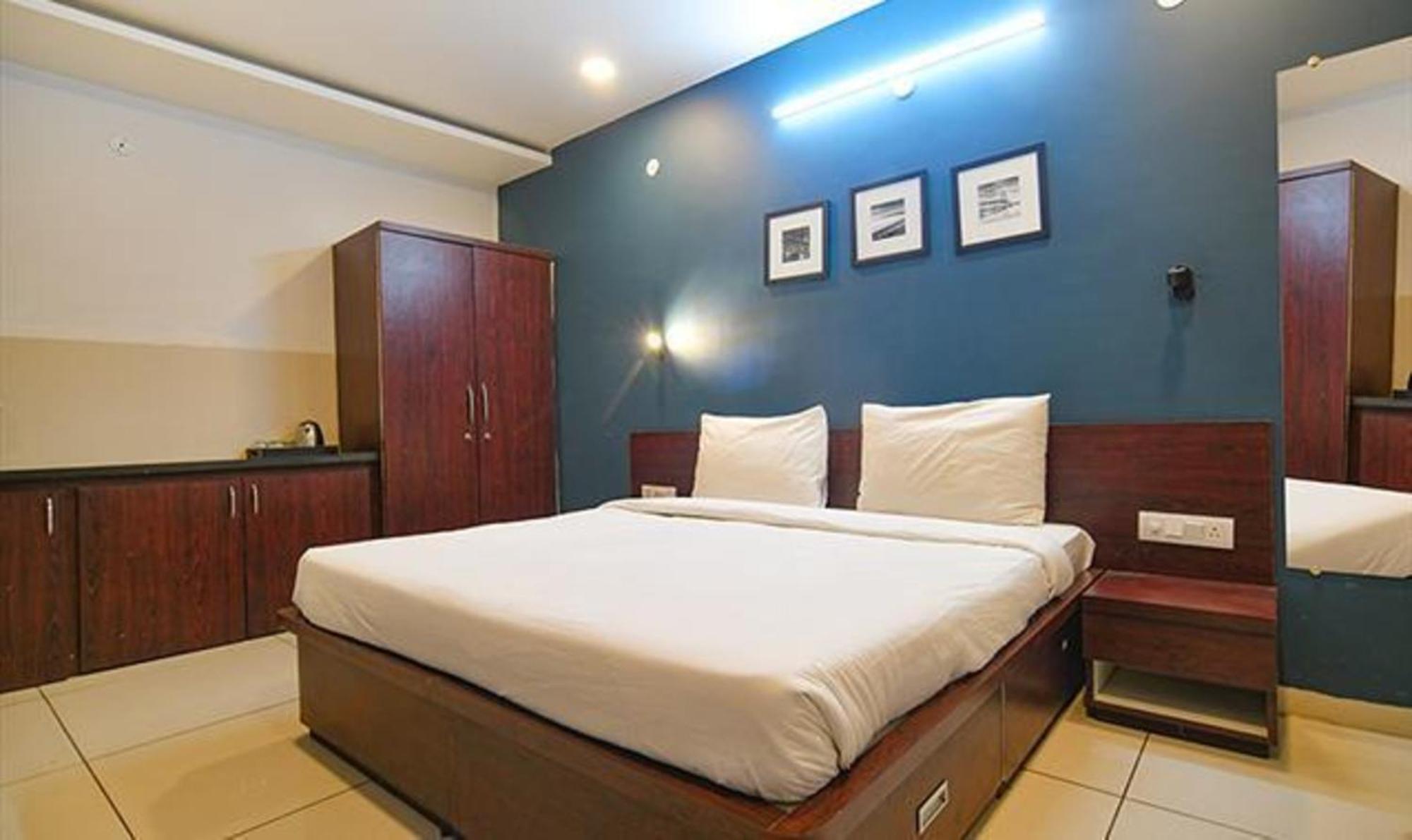 Fabexpress Sagar Sky Hotel Indore Exterior photo